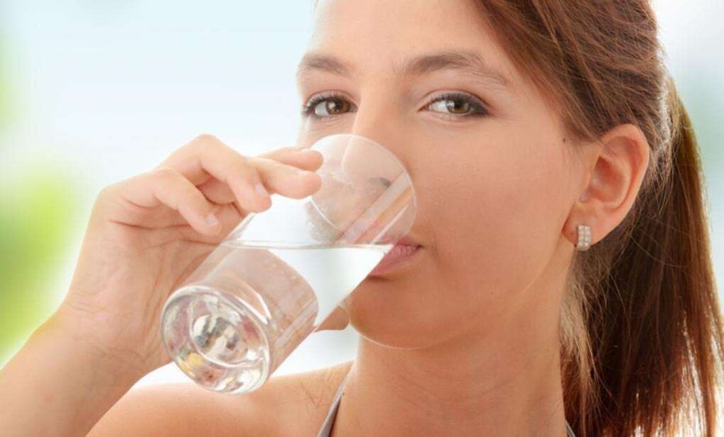 Diaform Plus war Wasser mit Wasser ohne Gas